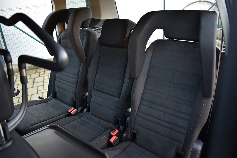 Volkswagen Touran 1,6 TDI Highline 85 kW Diesel / Nafta - 16