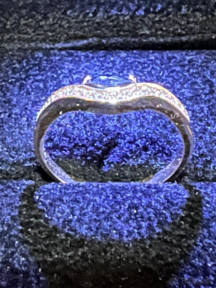 Zlatý dámsky prsteň - luxus - 16