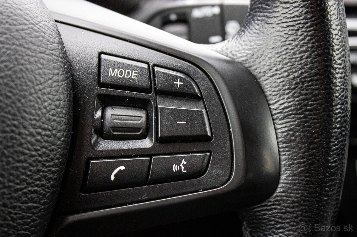 BMW X1 sDrive 18d (2017) - 16