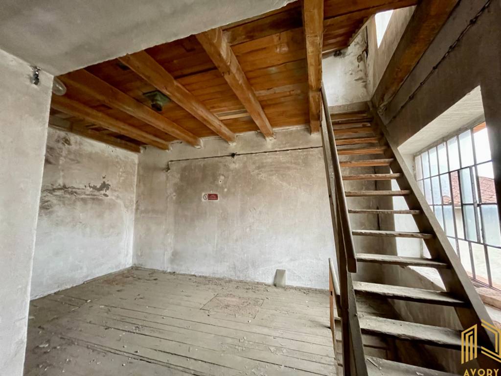 NA PREDAJ 4 - PODLAŽNÁ BUDOVA, POZEMOK 1515m2, GBELY - 16