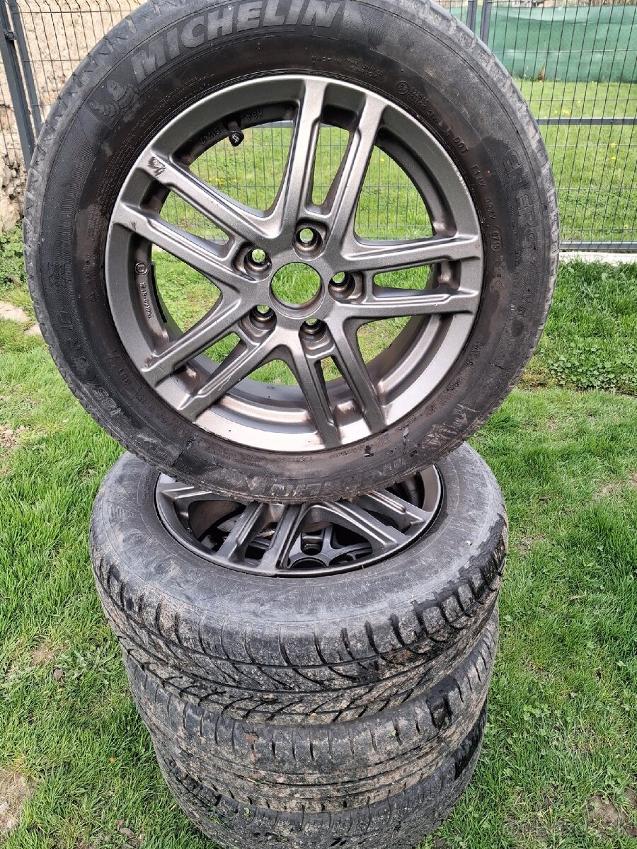 Rozpredám golf 4 bez hrdze - 16