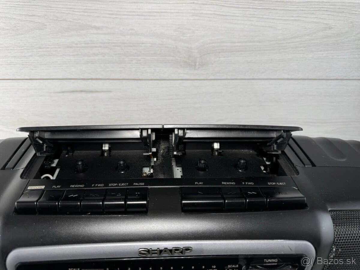 X- BASS dvojkazetový Rádiomagnetofón SHARP SURROUND - 16