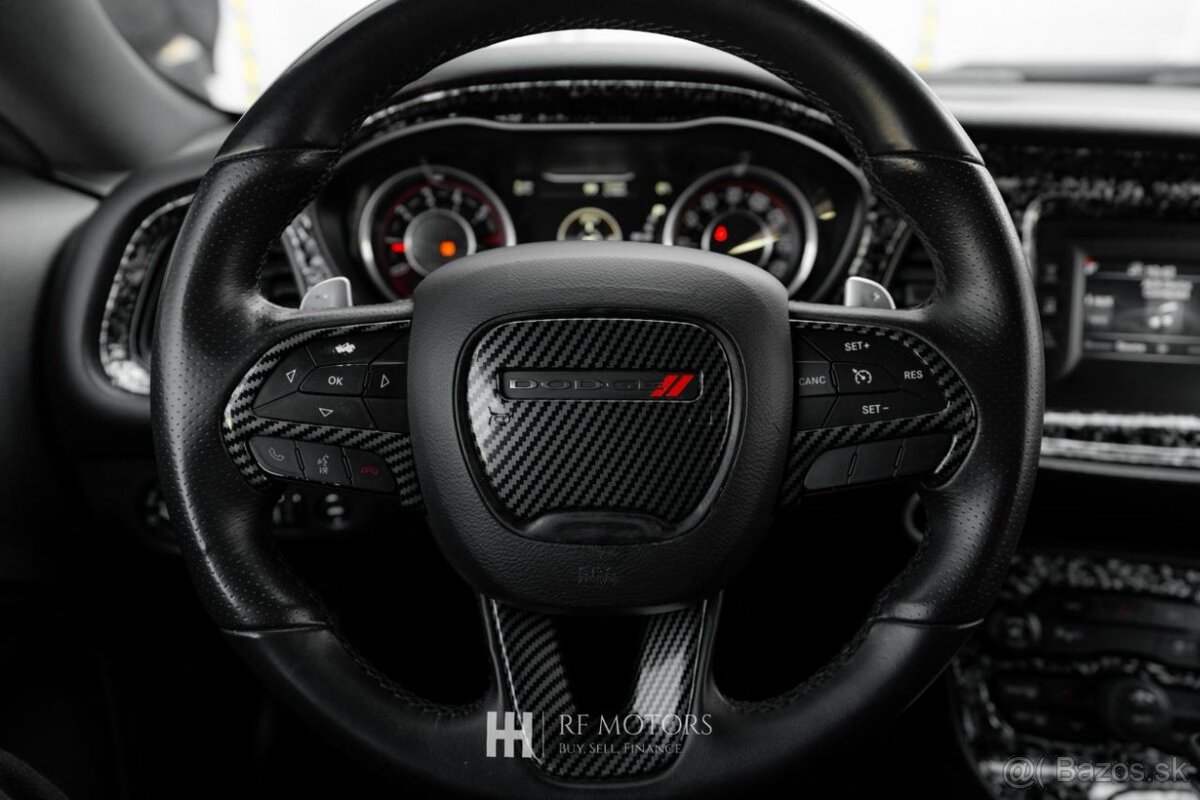 Dodge Challenger - 16