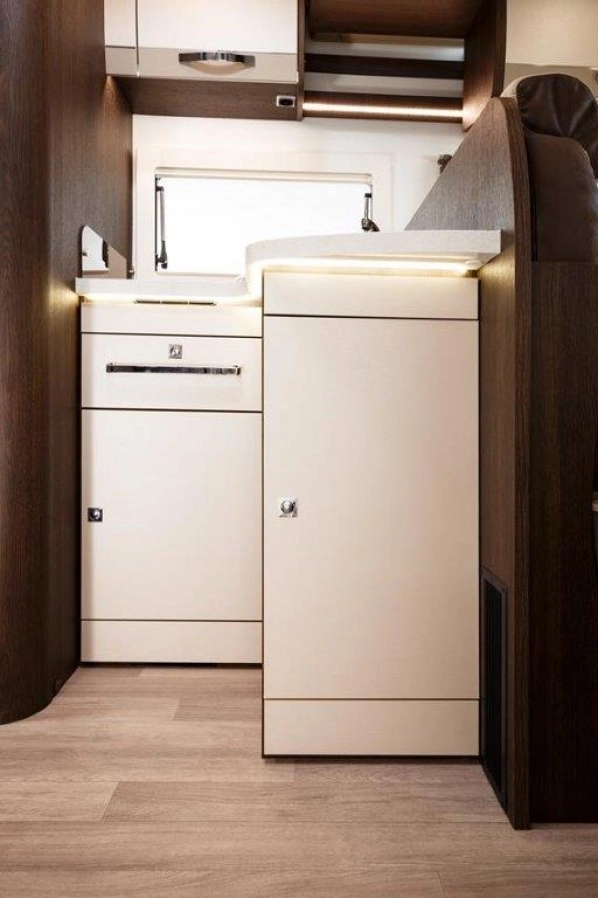 Predám autokaravan BENIMAR Tessoro 463 - 16