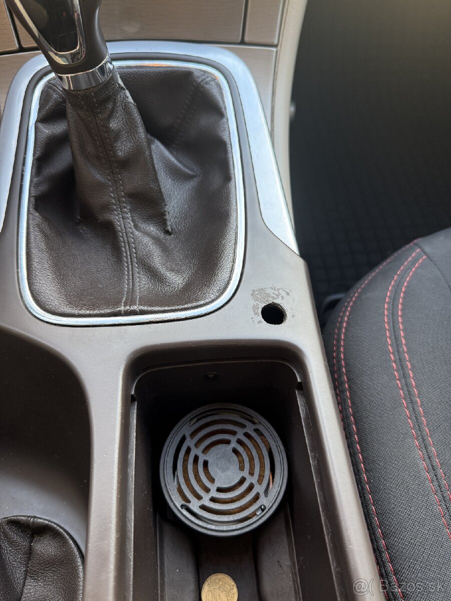 Opel Insignia 1.8 - 16