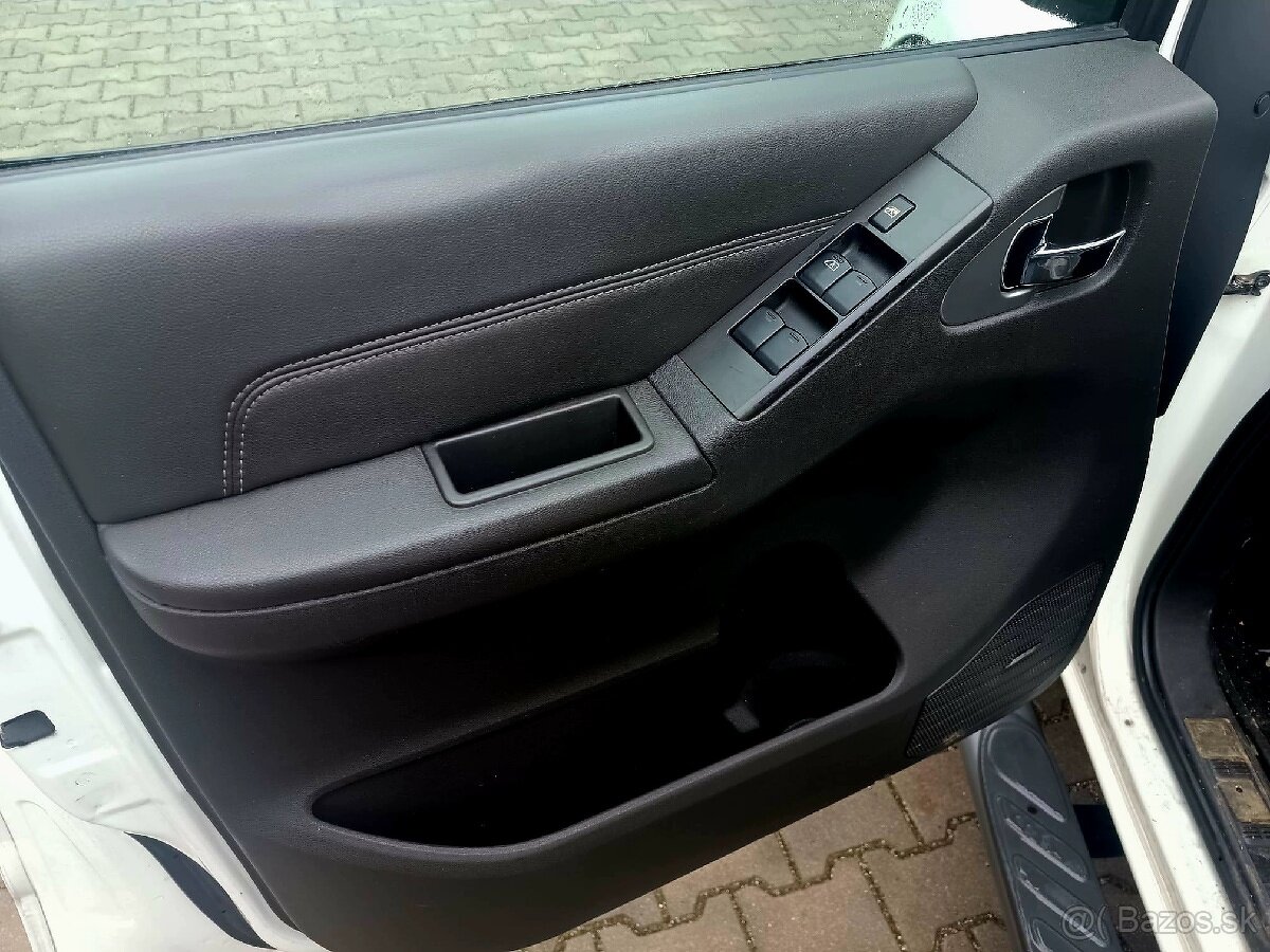 NISSAN NAVARA 3.0DCI - PREDAJ AJ NA SPLÁTKY - 16