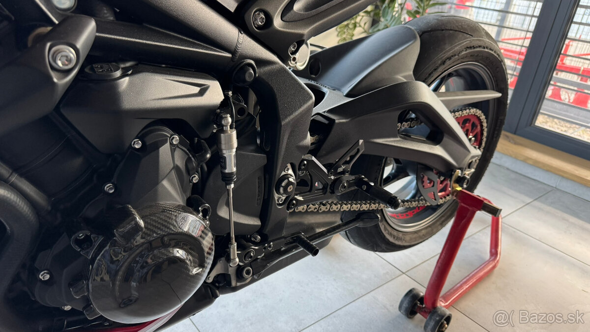Triumph Street Triple RS - 16