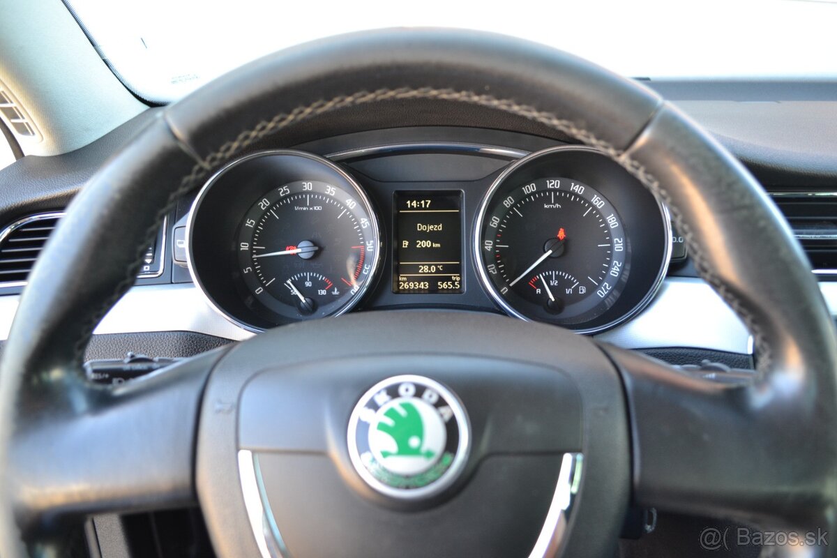 Škoda Superb Combi 2.0 TDI - 16