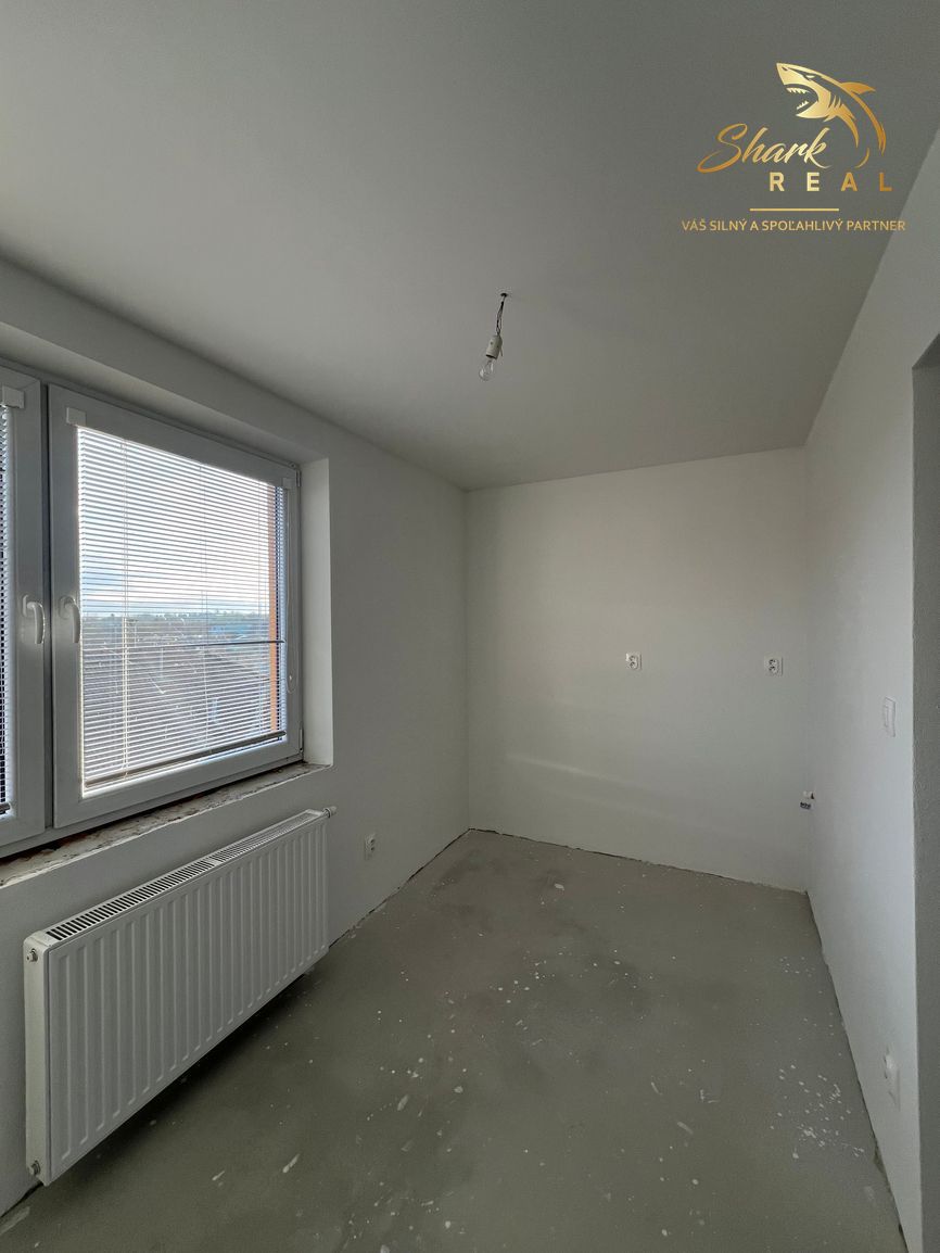 Predám priestranný 4-izbový dom po kompletnej vnútornej reko - 16