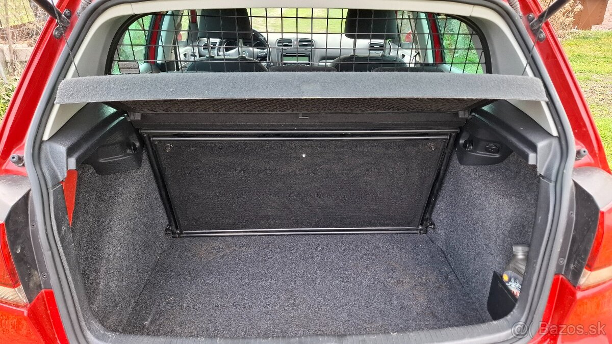 VW Golf 1.4 TSI 122k Highline 6 st. manuál - 16