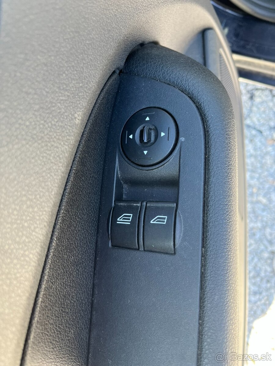 Ford Focus 1.6 Benzín, Nová STK, 2006, 74 kW, 197876 km - 16