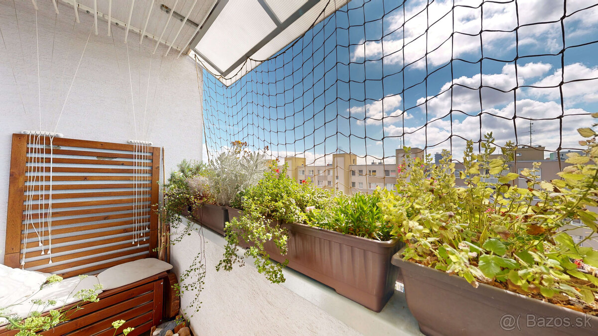 NOVÁ CENAPonúkame na predaj priestranný 3-izbový byt s log - 16