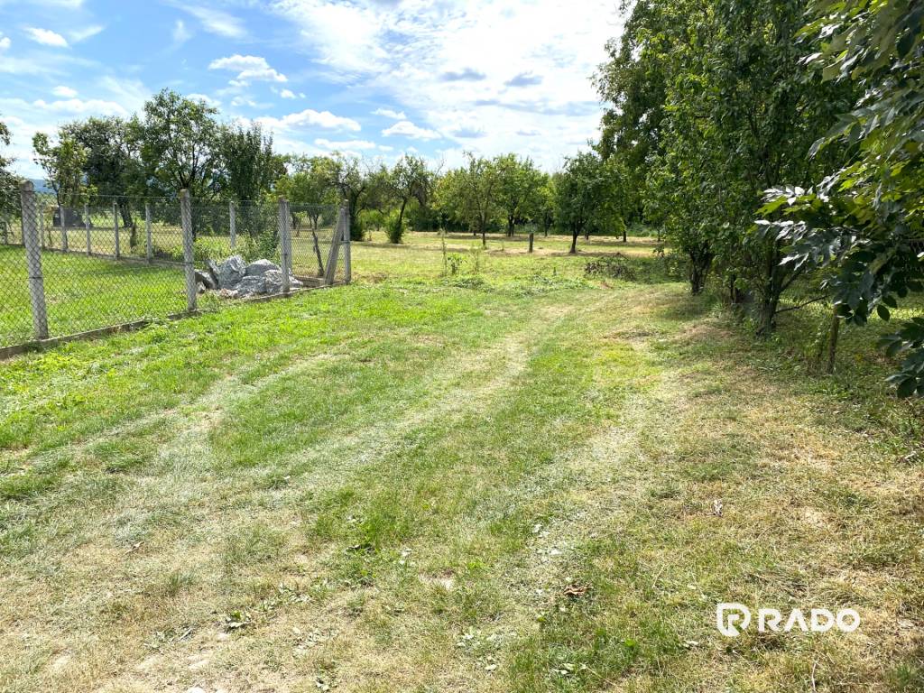 RADO | Obrovský slnečný rovinatý stavebný pozemok - Pruské - - 16