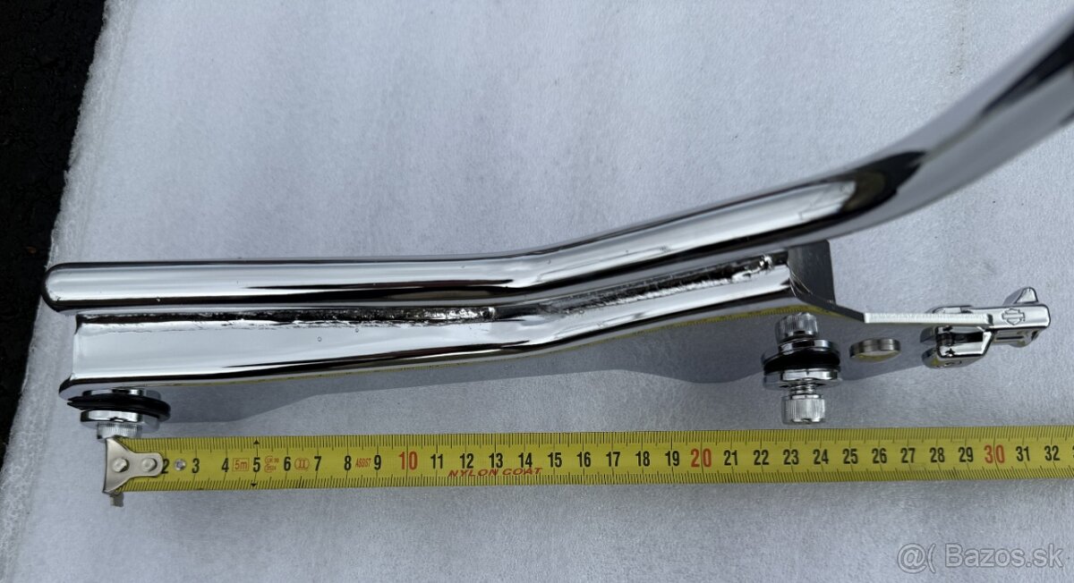 HARLEY DAVIDSON® BREAKOUT M8 SISSYBAR - 16