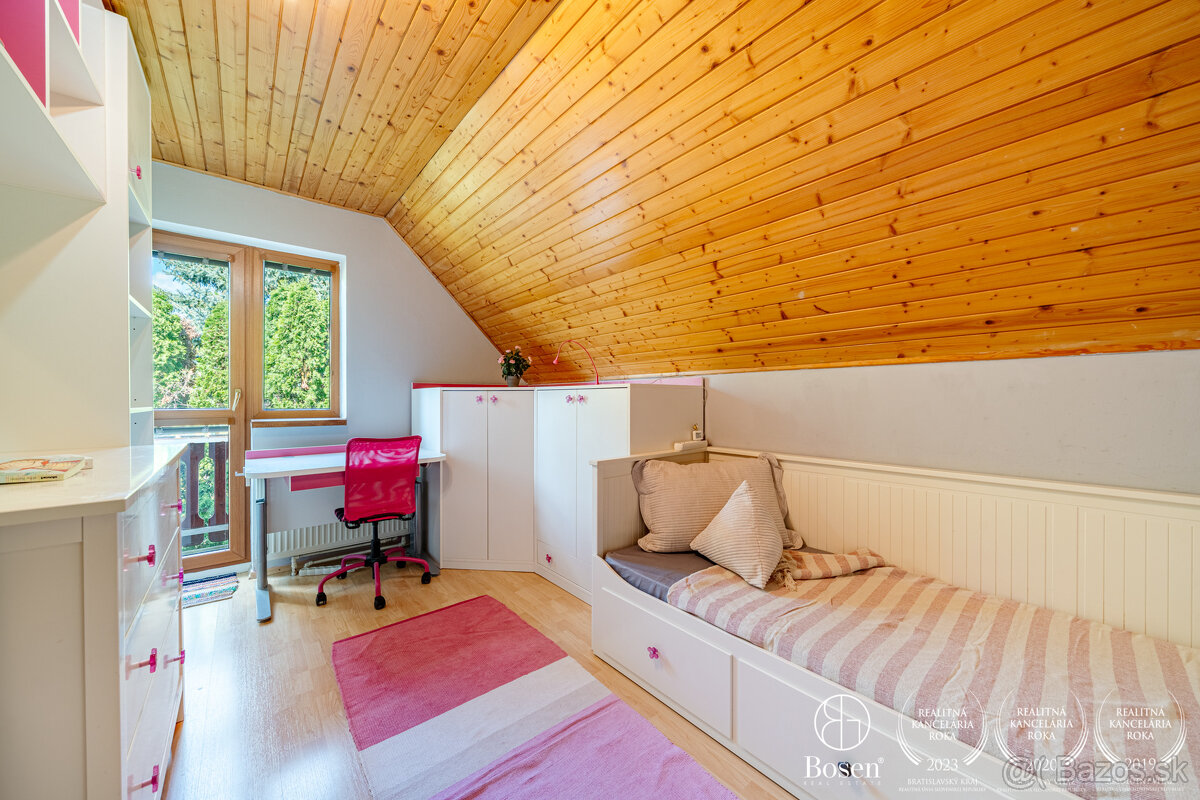 BOSEN | Priestranný rodinný dom s pivnicou, garážou a záhrad - 16