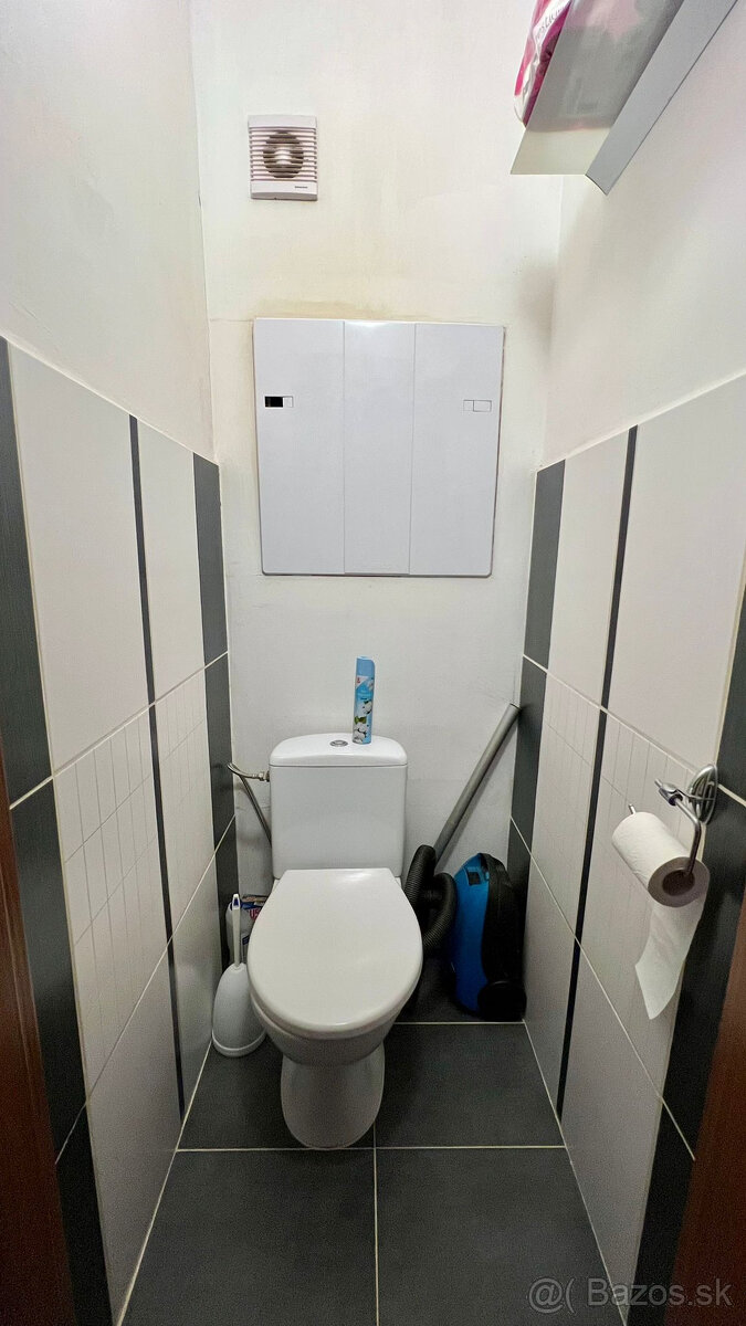 PREDAJ ATRAKTÍVNEHO 3-IZB. BYTU S LOGGIOU V PROSTREDÍ PLNOM - 16