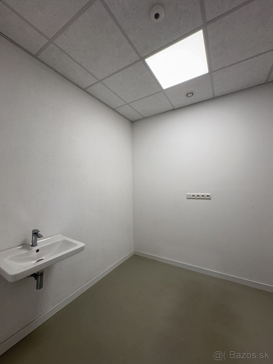 Administratívno–skladovo–výrobný priestor na prenájom – Zava - 16