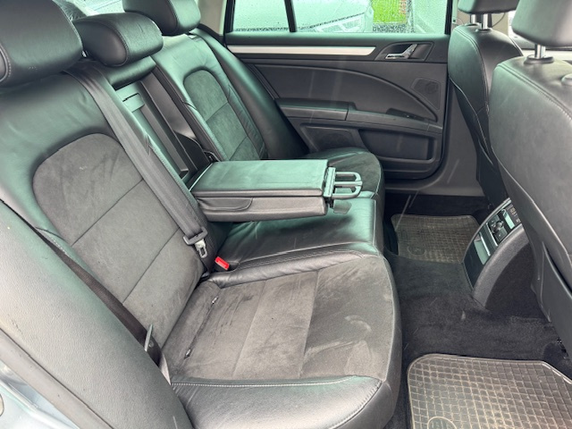 Škoda Superb Combi 2.0 TDI CR 4x4 Elegance DSG - 16