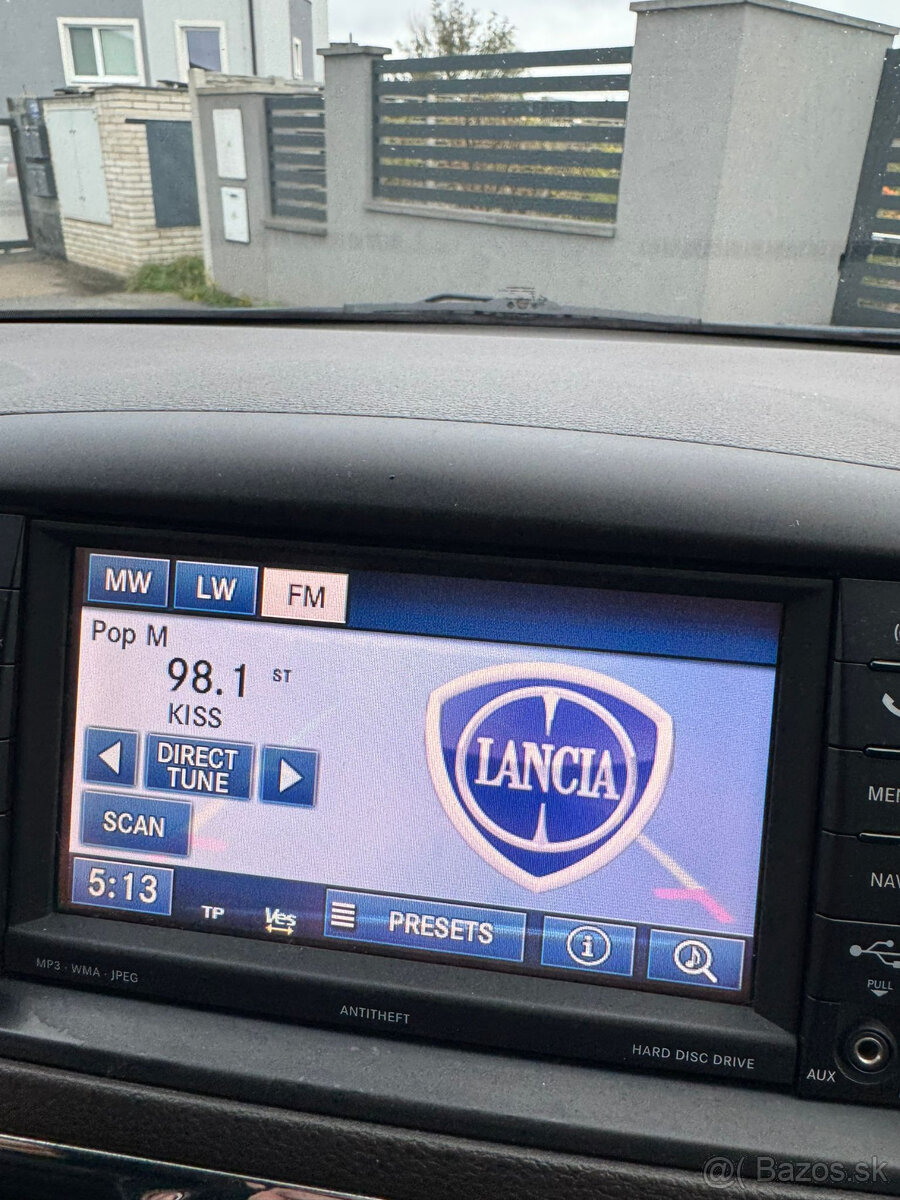 Lancia Voyager 2.8 CRD, automat, 7 míst - 16