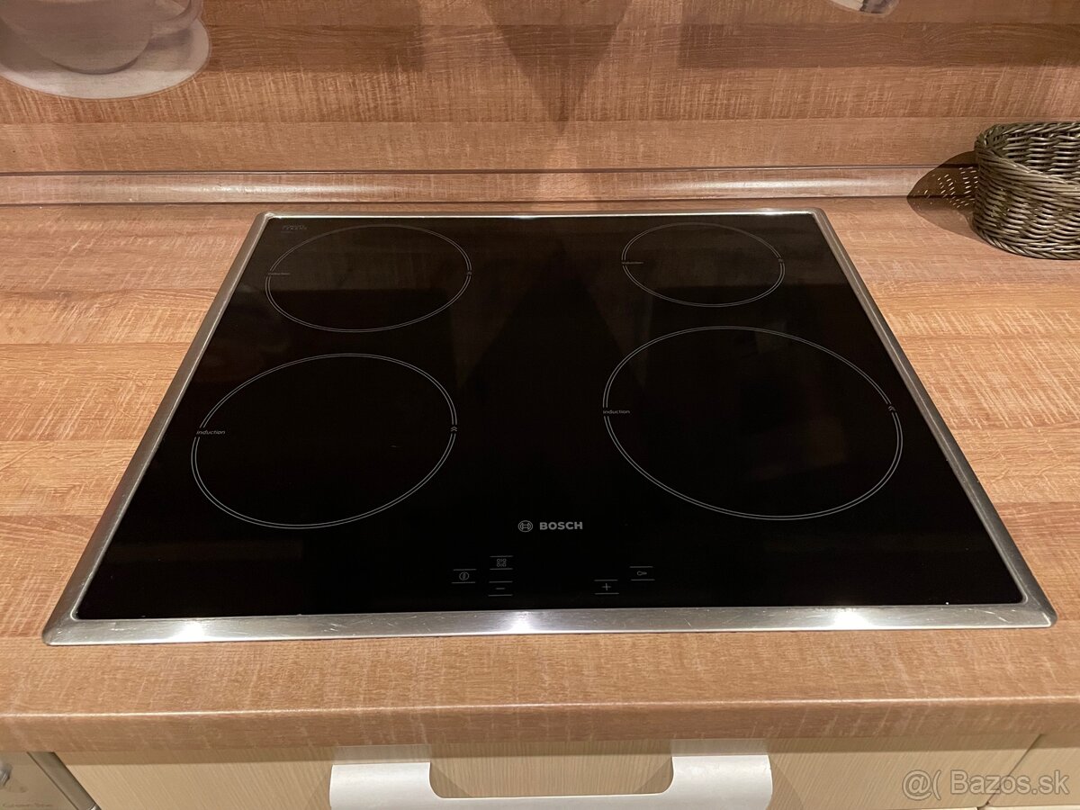 Výsuvná potravinová skriňa - 16