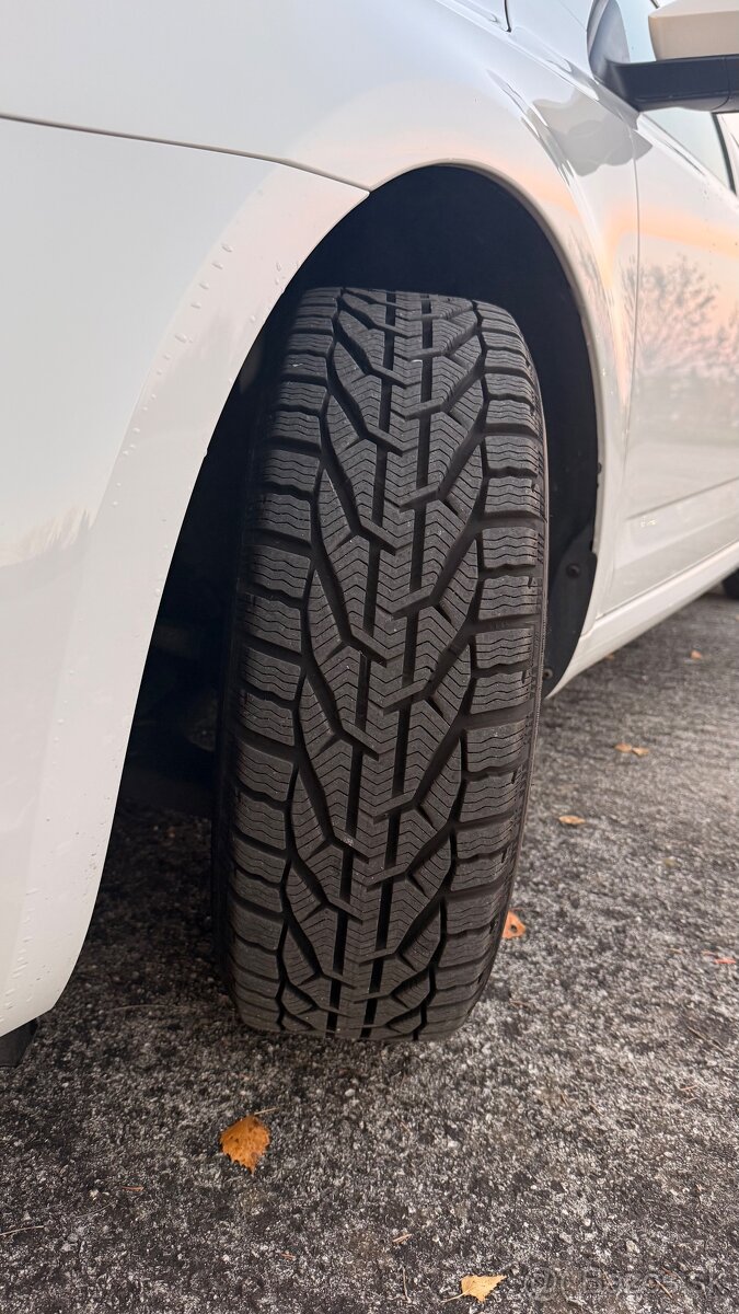 Škoda Octavia Combi 1,6 TDi Elegance - 16