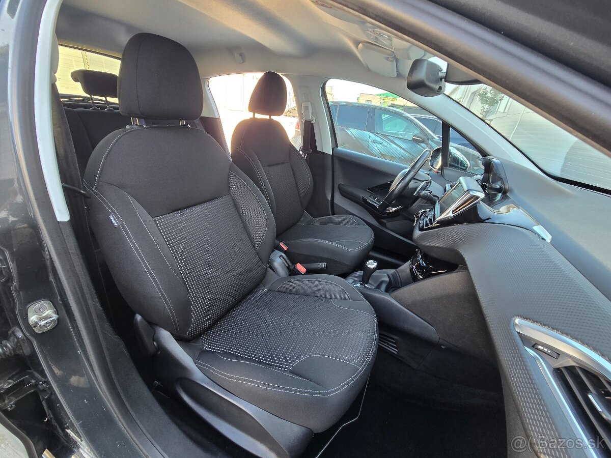 Peugeot 208 1.2 e-VTi Allure Automat - 16