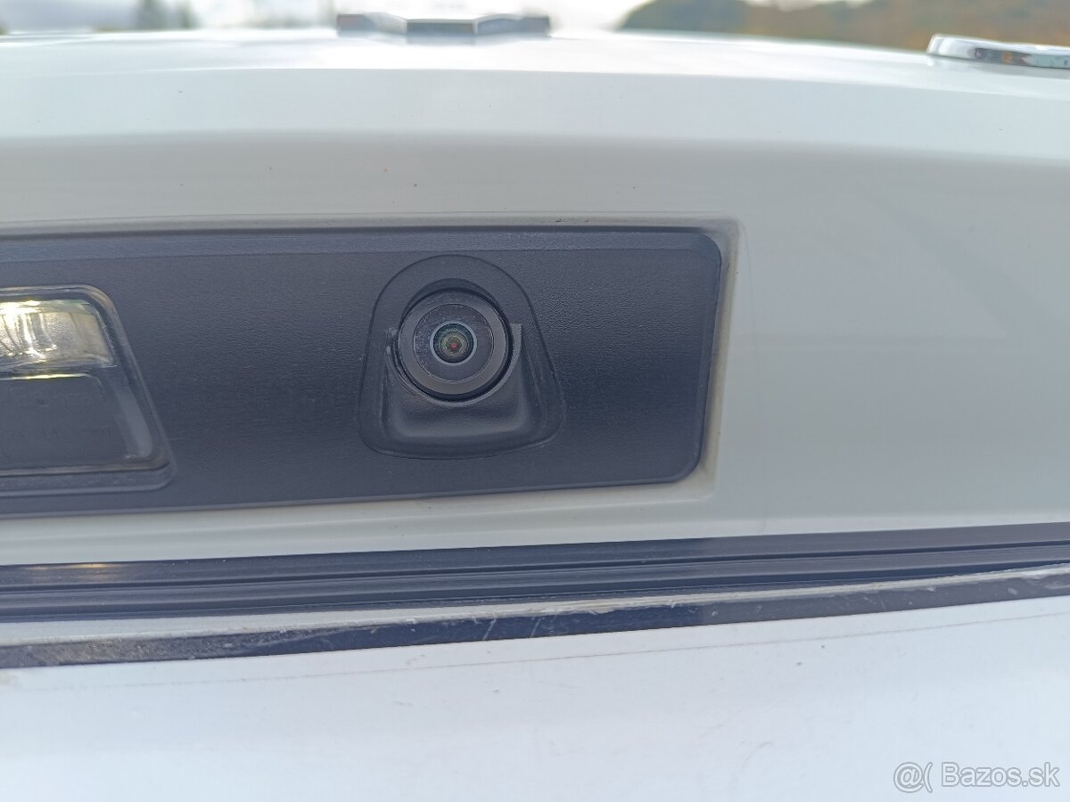 Volvo XC60 2.0 diesel + mHEV 145 kW, AWD Automat, r.v.5/2022 - 16