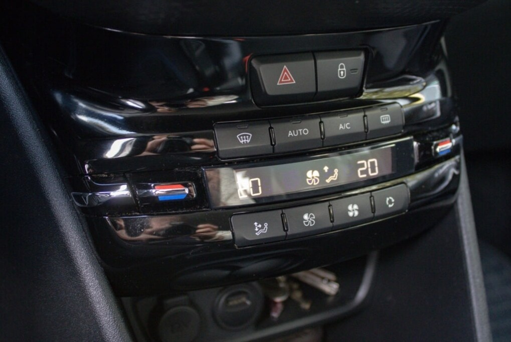 Peugeot 2008 1.2 PureTech Style - 16