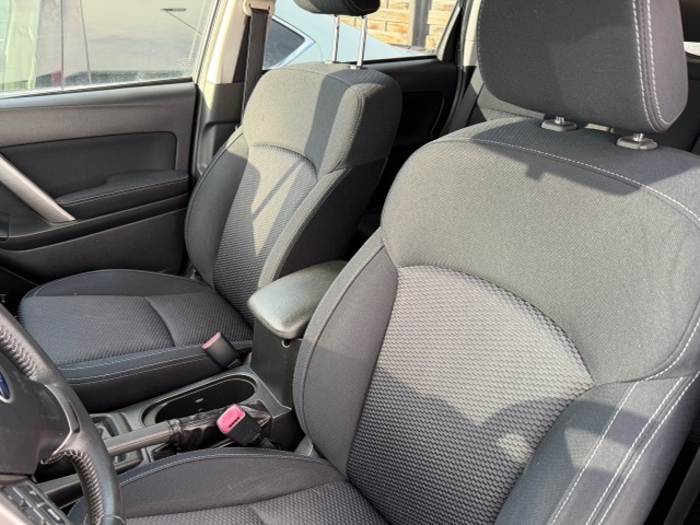 SUBARU FORESTER 2.0d / 4x4 / xenón / ťažné / webasto - 16