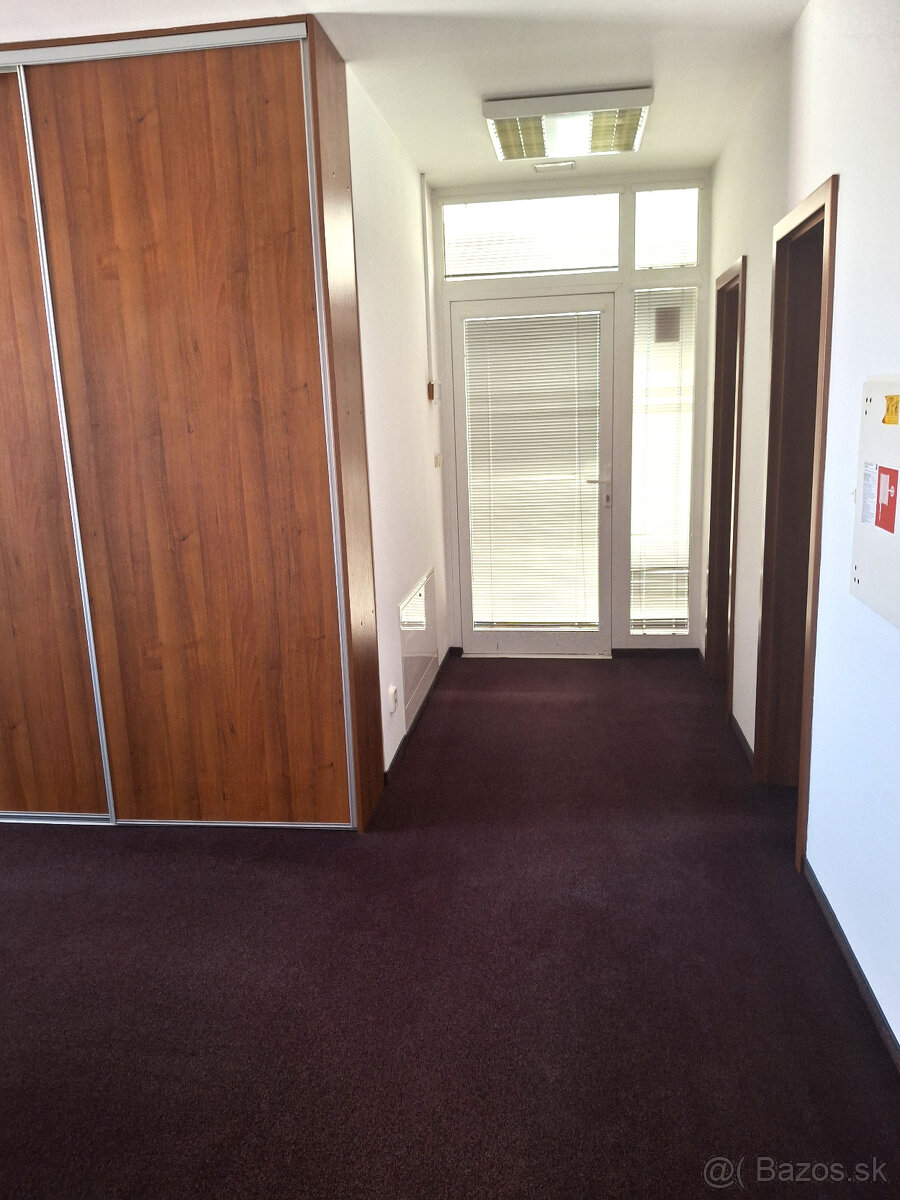 Prenájom kancelárskeho priestoru 78 m2 vhodný ako sídlo firm - 16