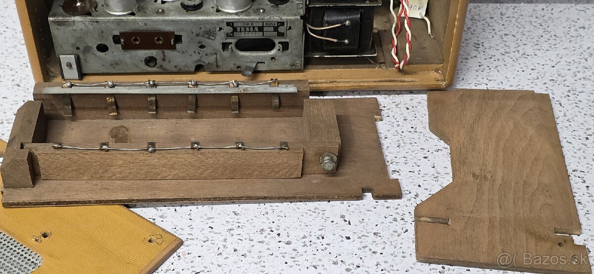 ☆ starožitné elektronkove radio Tesla 3101B - 16