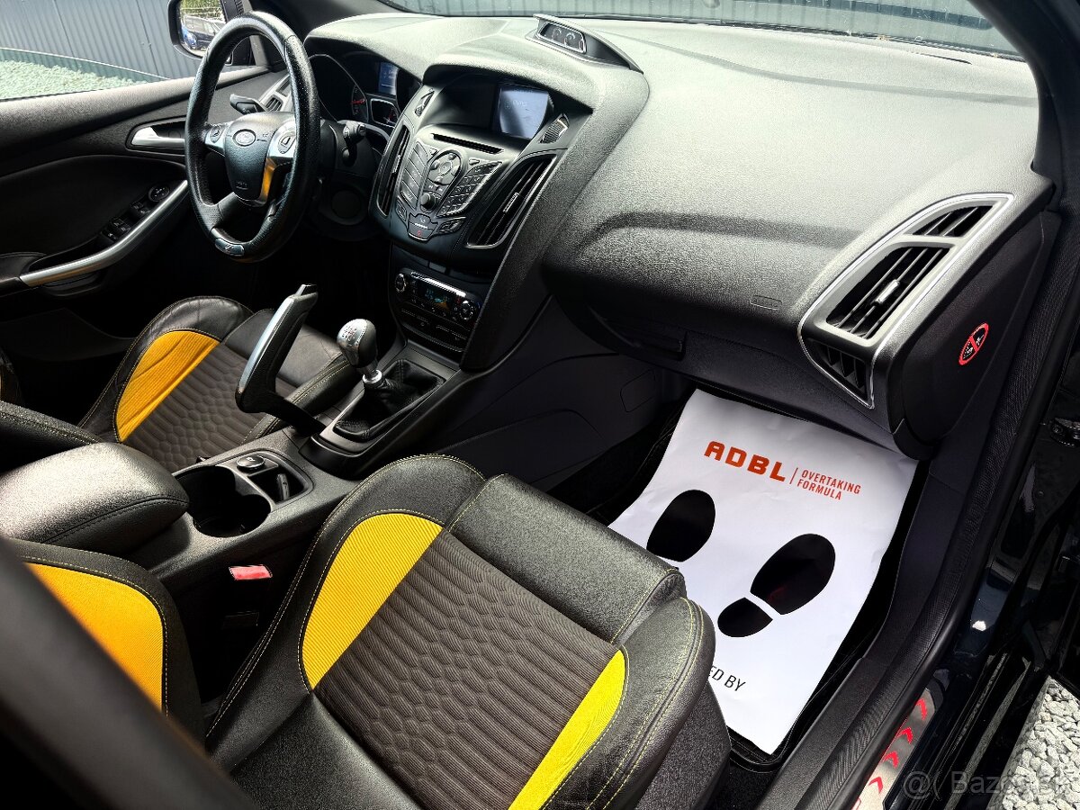 Ford Focus ST Recardo sedadla - 16