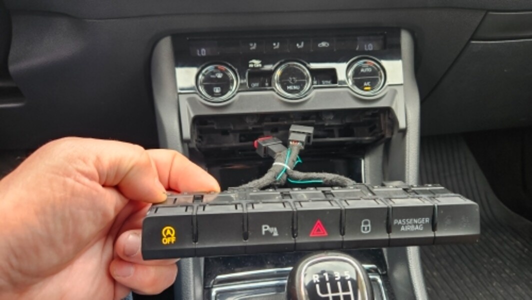 DEAKTIVATOR SYSTÉMU START STOP - 16