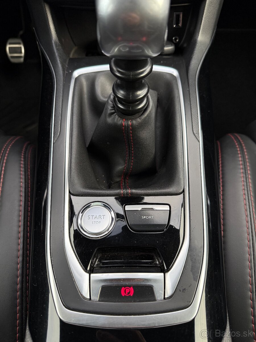 Peugeot 308 GT, 1.6i, 151Kw, rok 2016 - 16