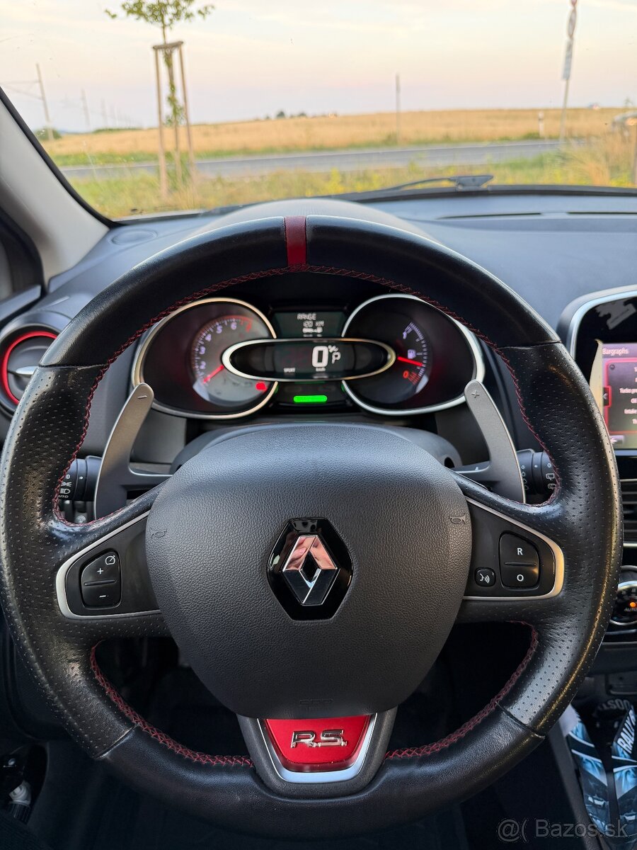 RENAULT CLIO RS TROPHY AKRAPOVIČ - 16