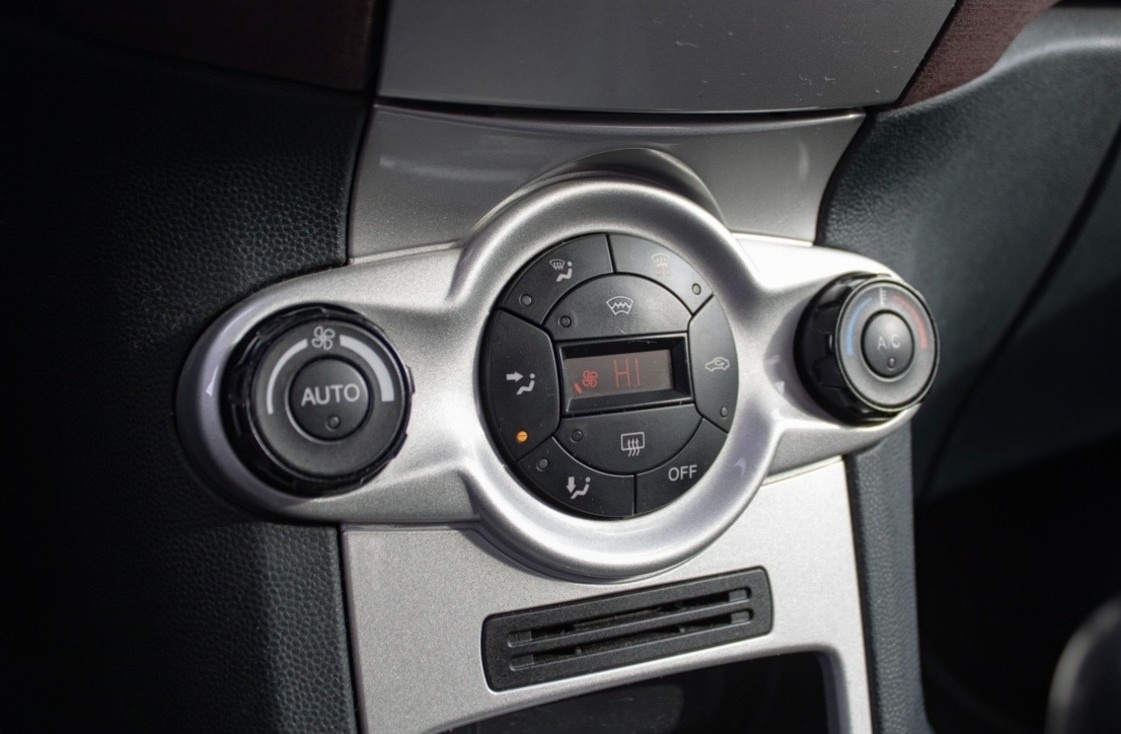 Ford Fiesta 1.6 TDCi 70 kW - 16