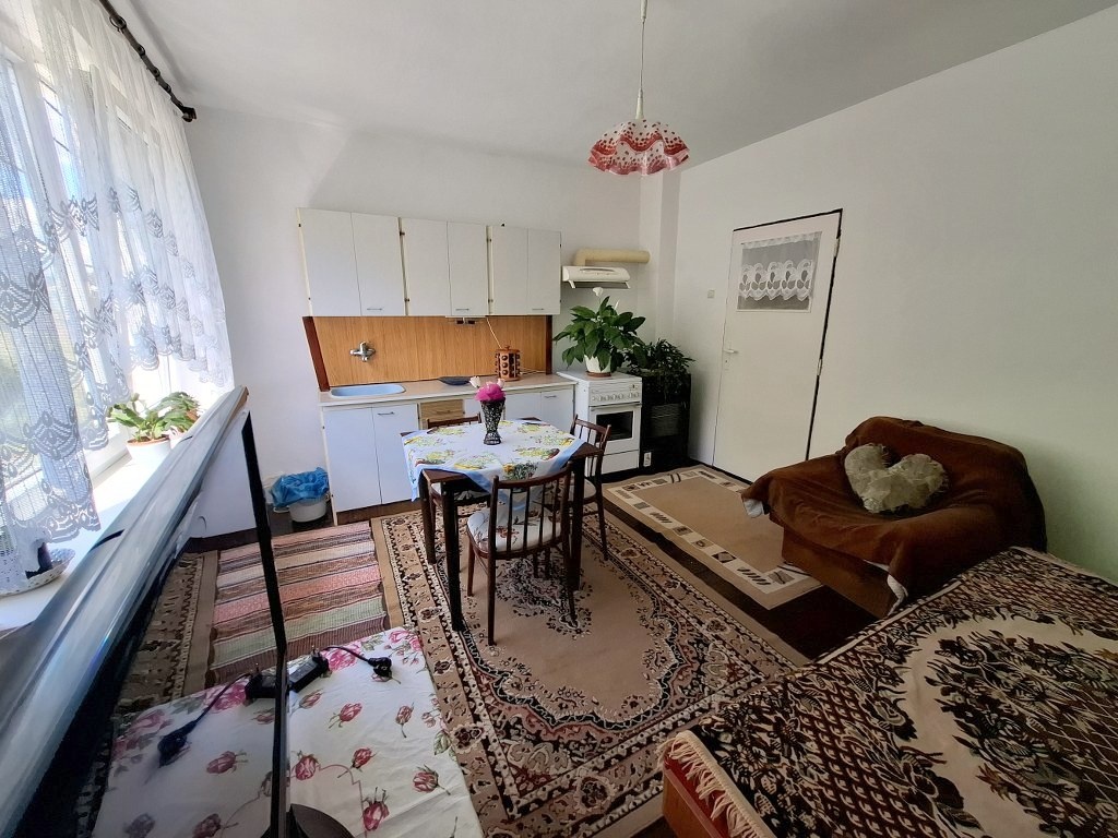 Rodinný dom s parádnym pozemkom - 16