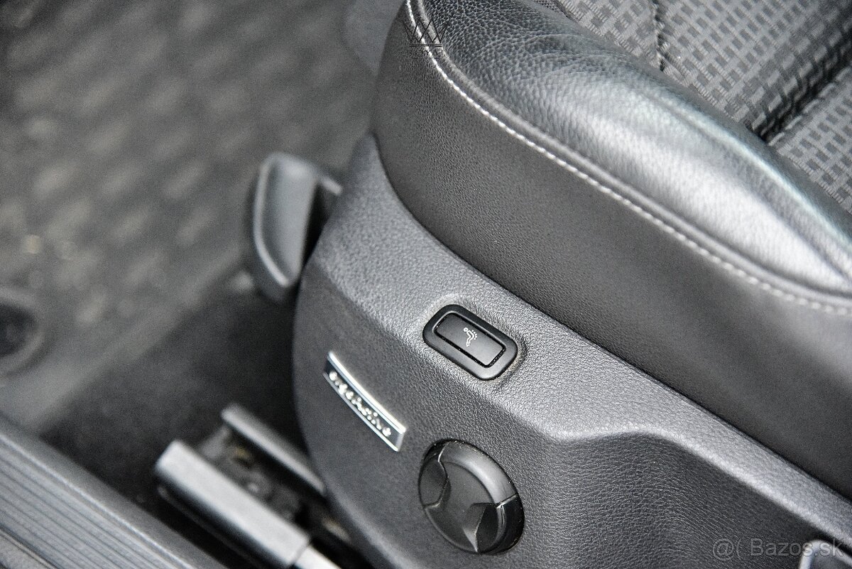 Volkswagen Golf Variant 2.0 TDI DSG Highline Webasto - 16