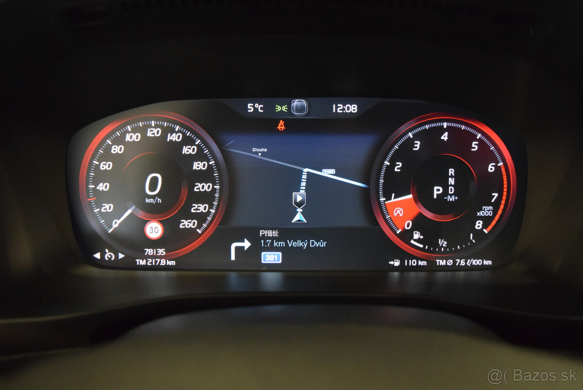 Volvo XC40 T2 MOMENTUM AUTOMAT-DPH 2022 - 16