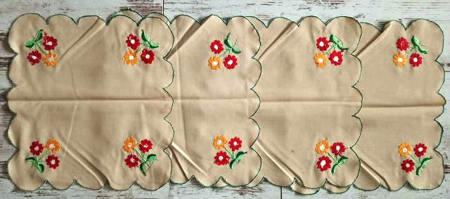 Retro vyšívané obrusy - 16
