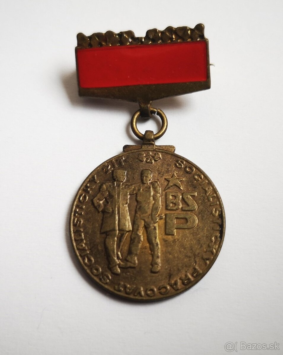 Rôzne medaile, plakety a vyznamenania. - 16