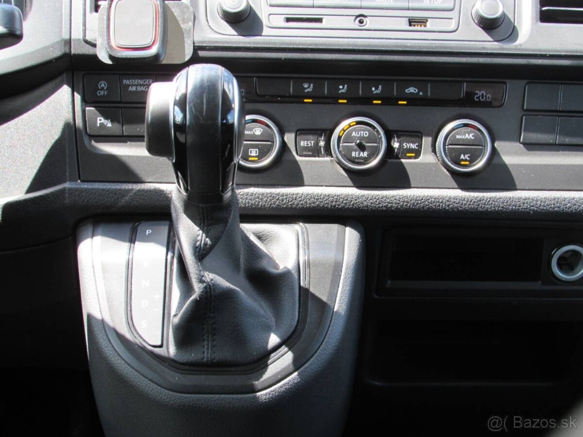 Volkswagen Caravelle 2.0TDi, 110kw, SR, 1. majiteľ, 9-miestn - 16