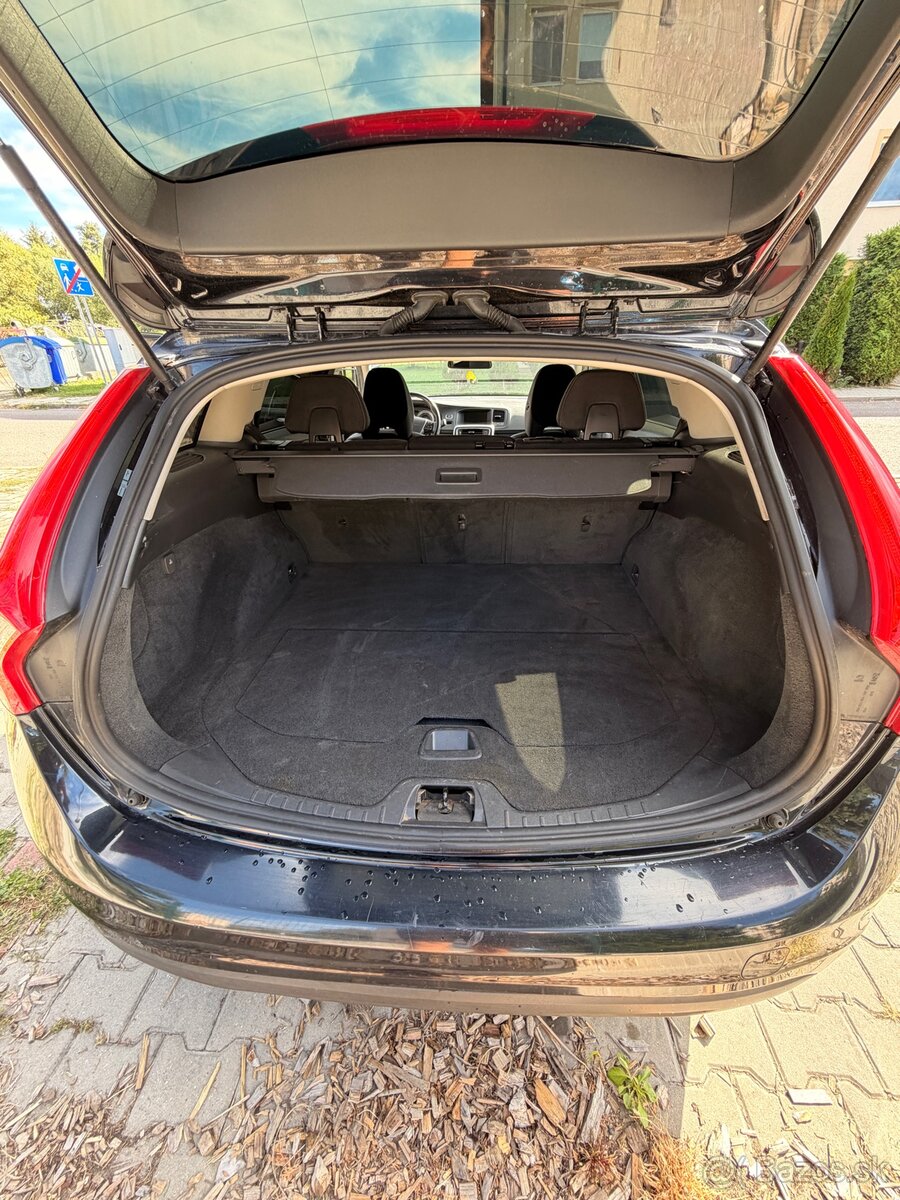 Volvo V60 D4 2.0L - 16