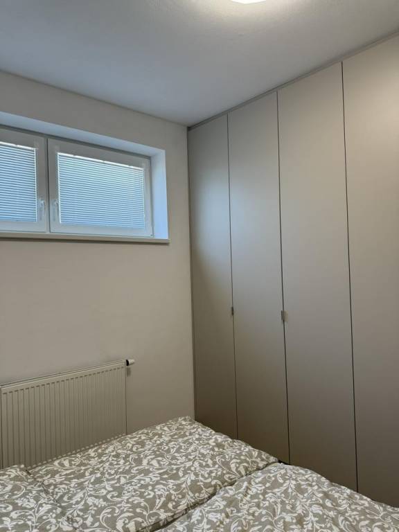 Nové zariadené 1iz., 2izb., 3izb. priestory s predzáhradkami - 16