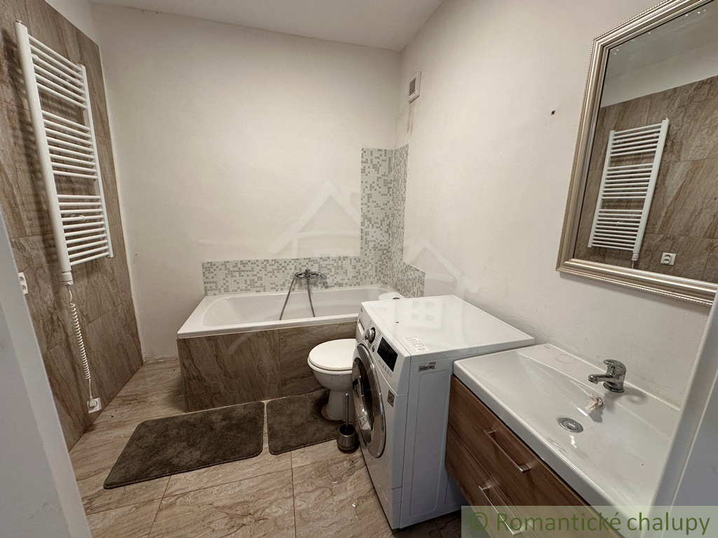 Vidiecky dom na samote s veľkým pozemkom na bývanie, chalu - 16