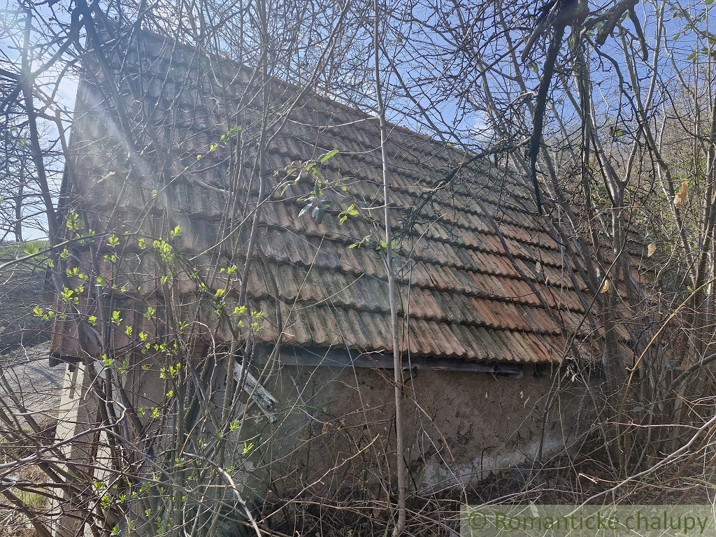 Pozemok s pivničným domčekom - najkrajší výhľad v Pukanci - 16