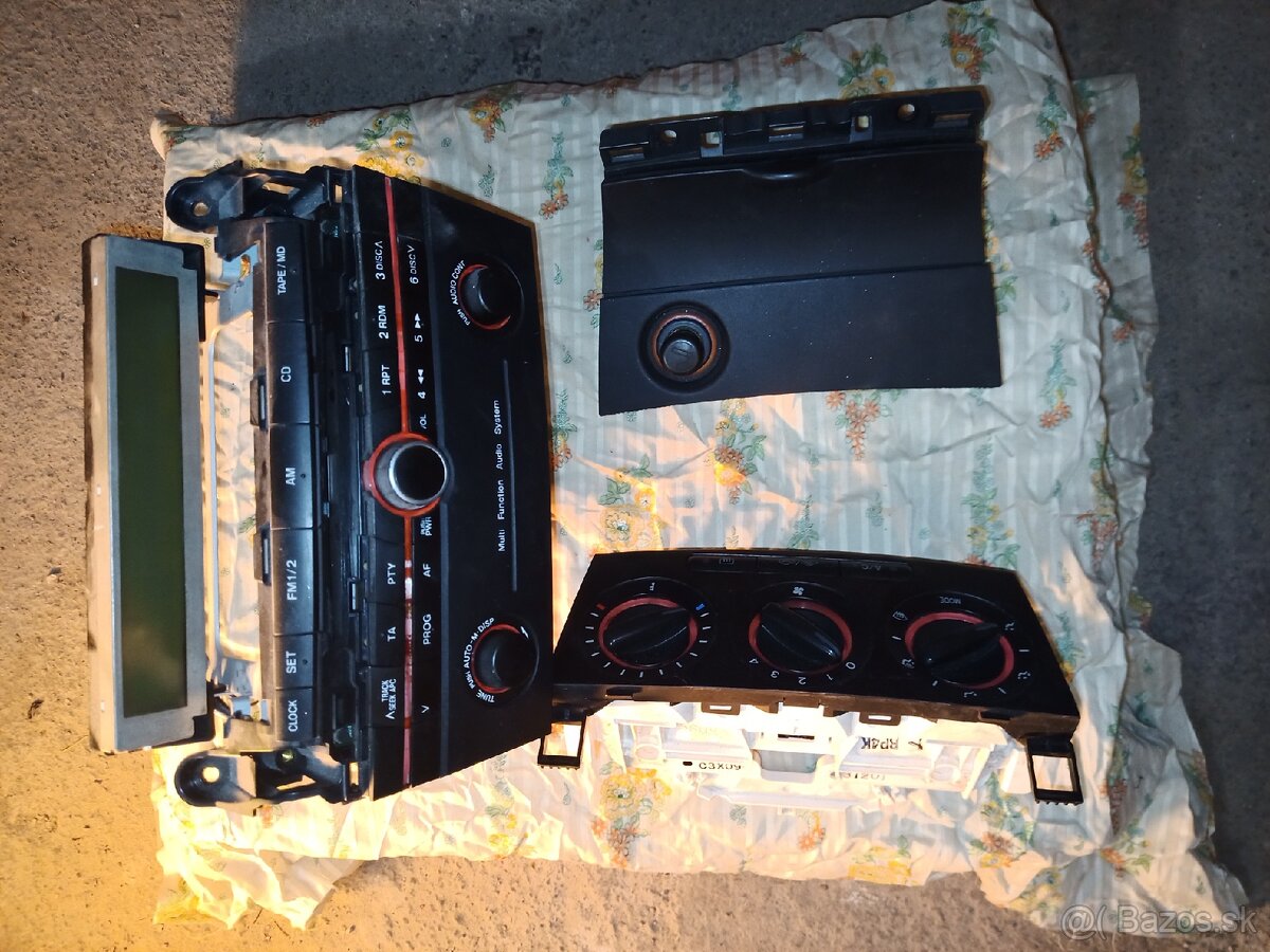 Rozpredam Mazda 3 1,4b 2004 - 16