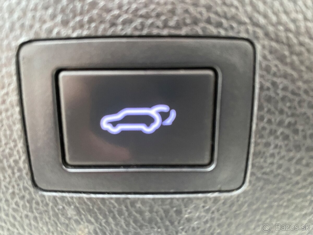 Predám Hyundai i40 SPORT CW(KOMBI) 1.7 CRDi R.V 2013 Kup SR - 16