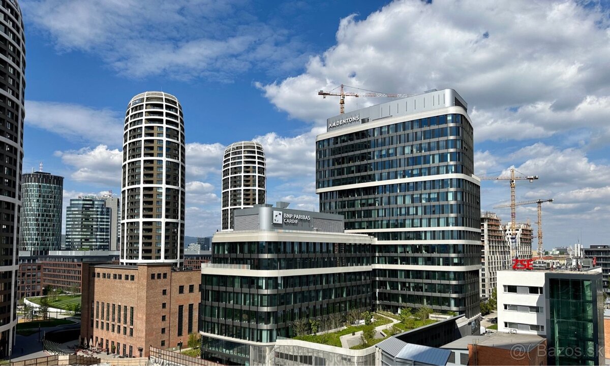 Prenájom 4 izbový byt na Landererovej ulici Bratislavy. - 16