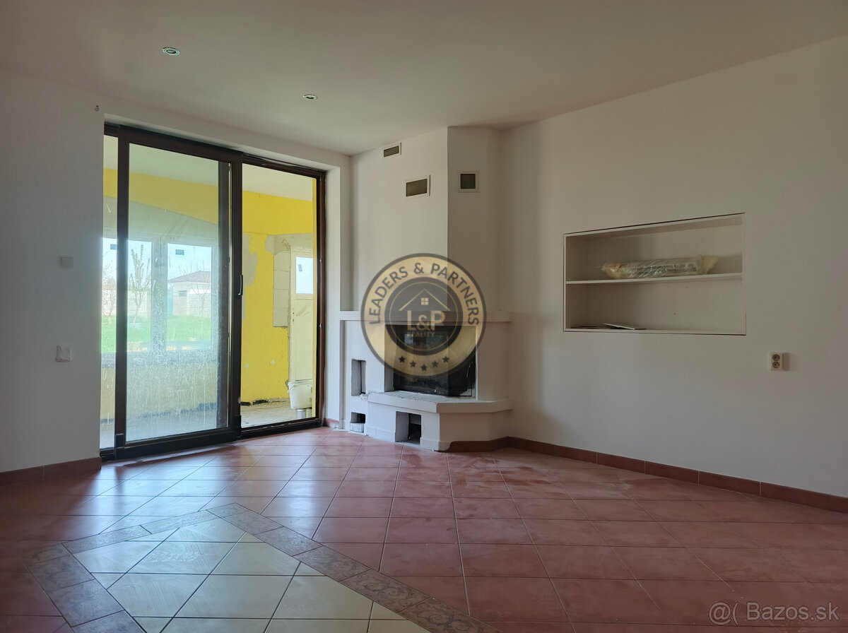 Priestranný 6 - izbový rodinný dom vo Veľkých Ripňanoch - 16